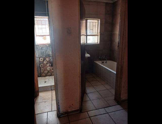 11 BEDROOM HOUSE FOR SALE IN VANDERBIJLPARK CE 4